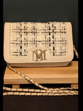 NWOT Badgley Mischka Cream Tweed Crossbody